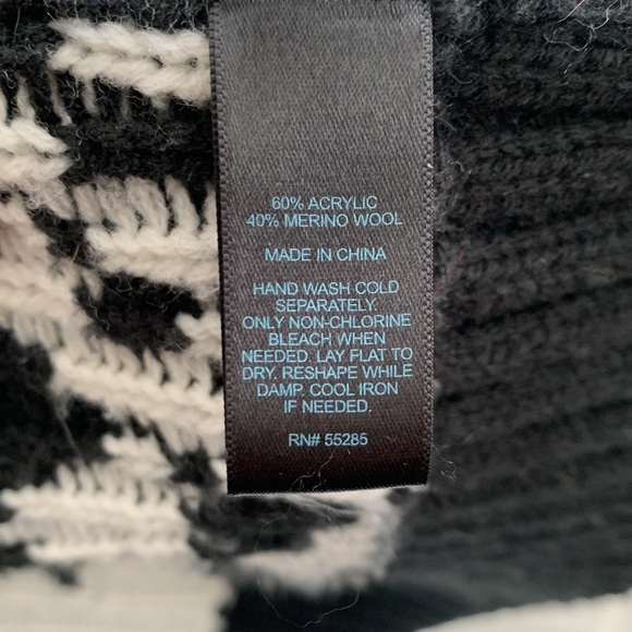 Express black and white sweater - Picture 4 of 4